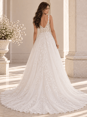 White Sweetheart Floral Appliqués Wedding Dress With Layered Tulle