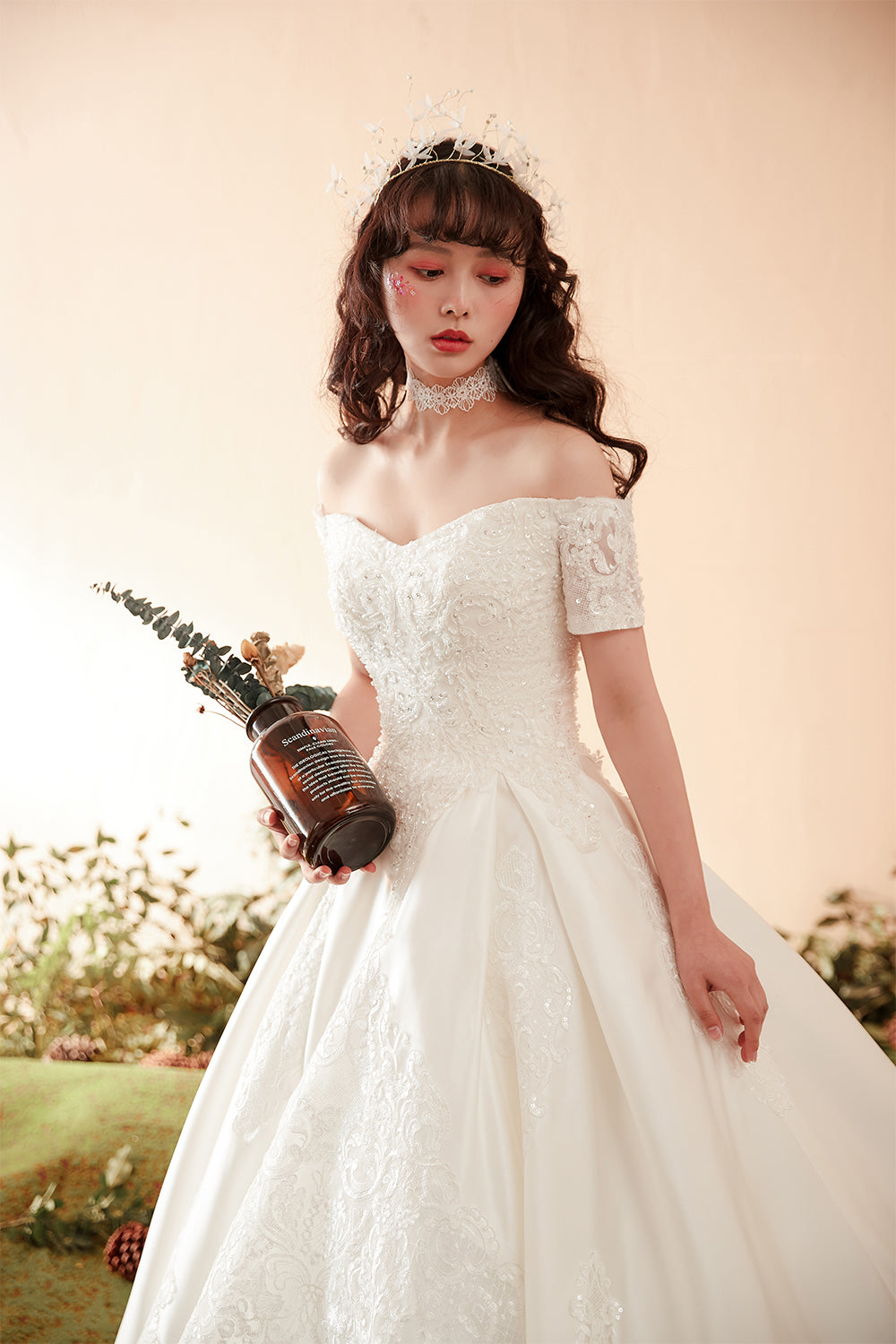 Luxurious Off-Shoulder Satin Ball Gown Wedding Dress with Exquisite Lace Appliques